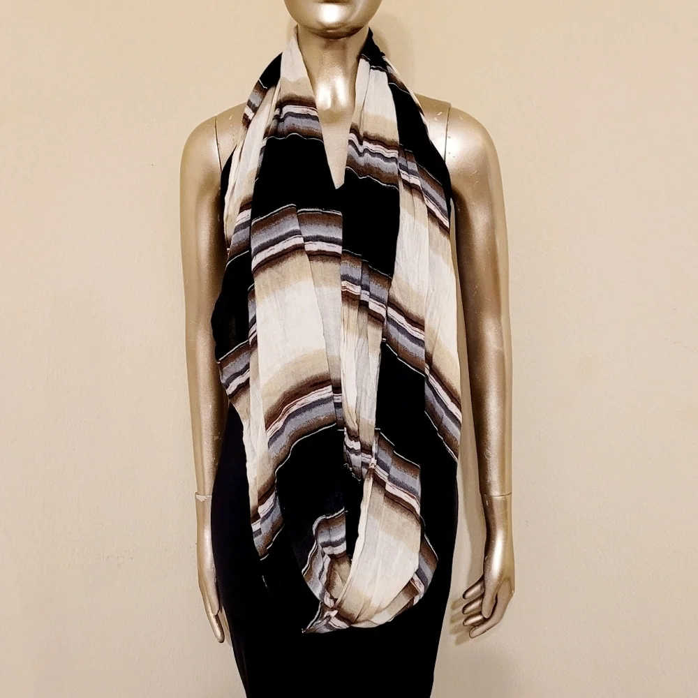 Unbranded set scarves