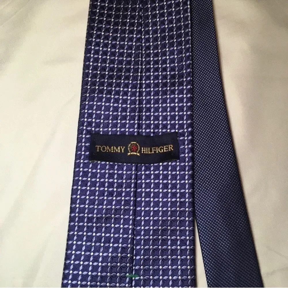 Tommy Hilfiger stylish navy