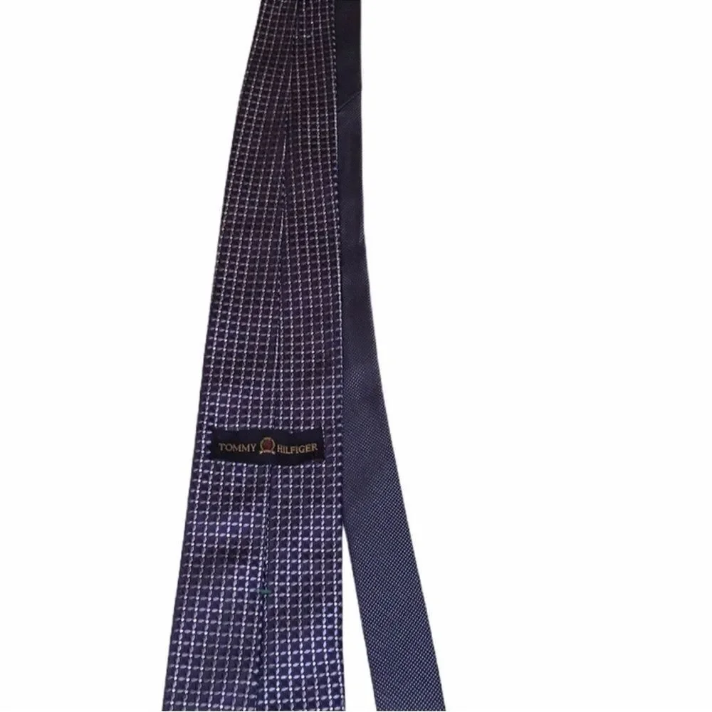 Tommy Hilfiger stylish navy