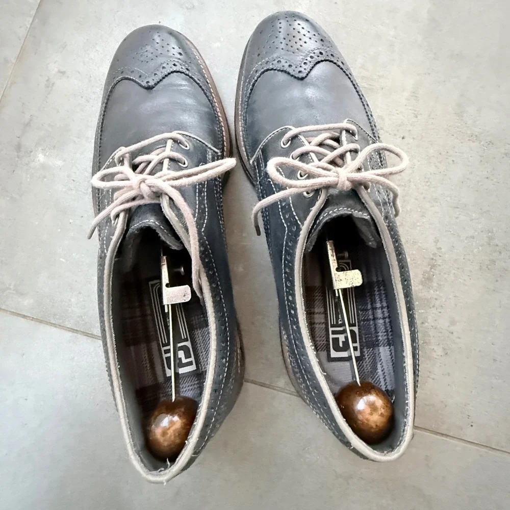 FootJoy professional wingtip