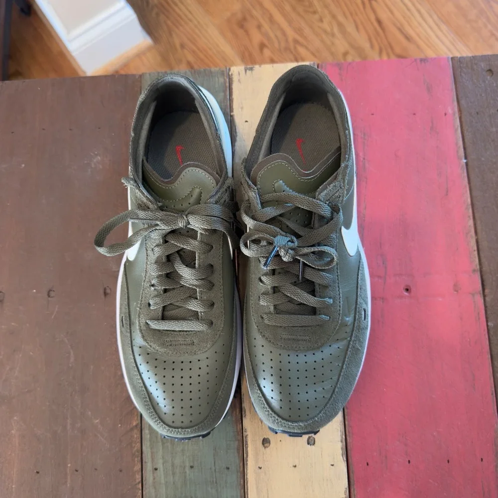 Nike Waffle Debut Mens Size 8 Olive Green Suede Leather Sneakers DX9428-201‎