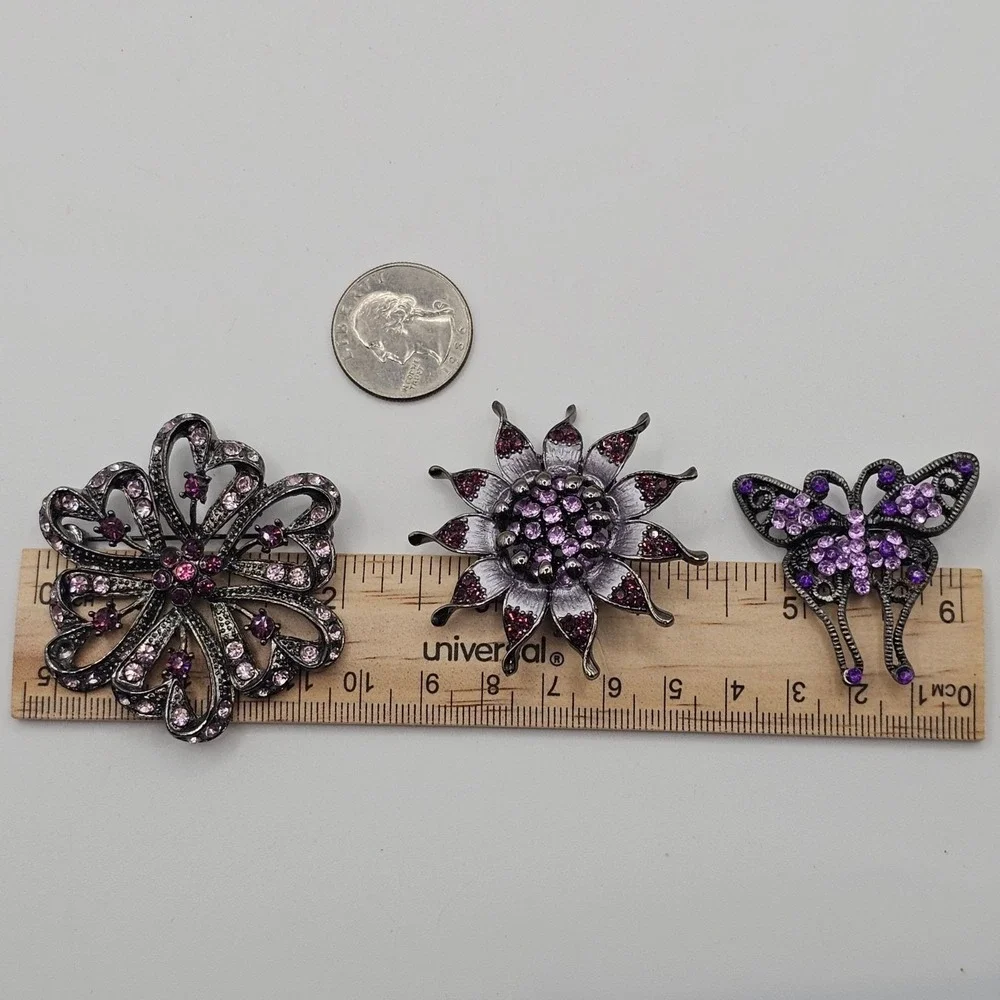 Unbranded rhinestone flower