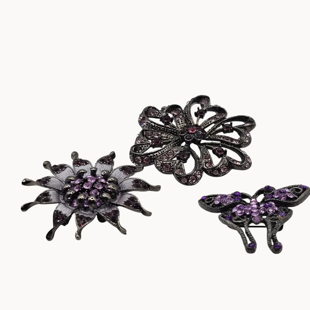 Unbranded rhinestone flower