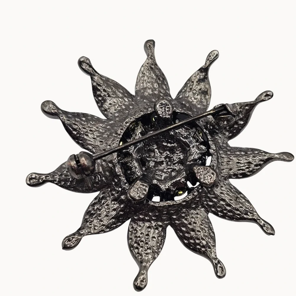Unbranded rhinestone flower