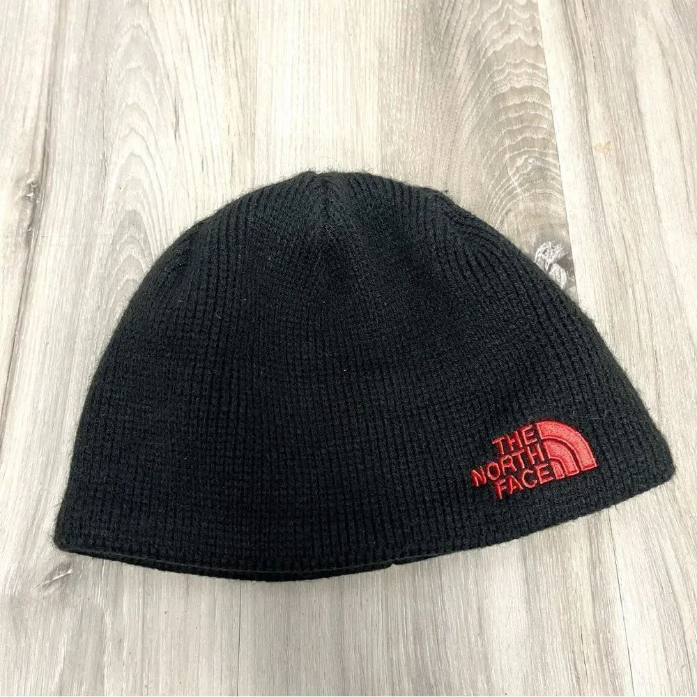 The North Face Hat Boys Medium Black‎ and Red Logo Knit Beanie
