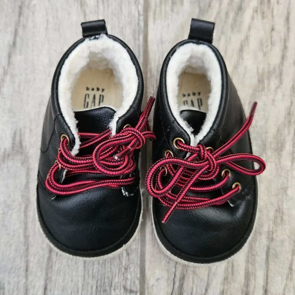 GAP baby black