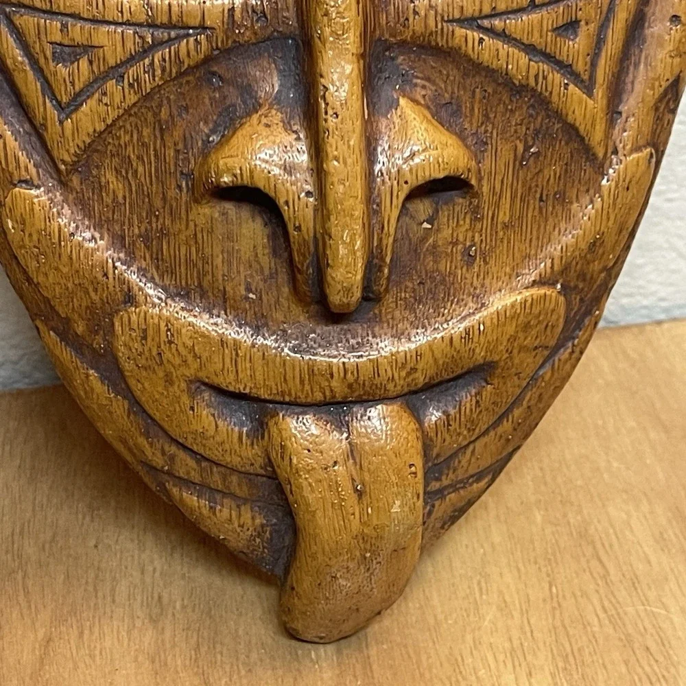 The Unbranded Brand vintage mask