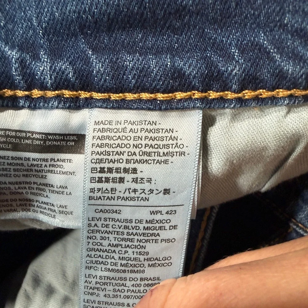 Levis item good