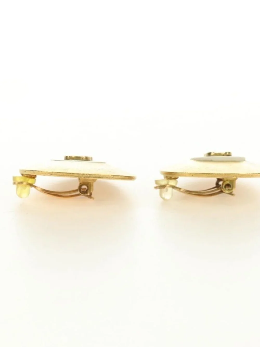 CHANEL brand	chanel color	gold