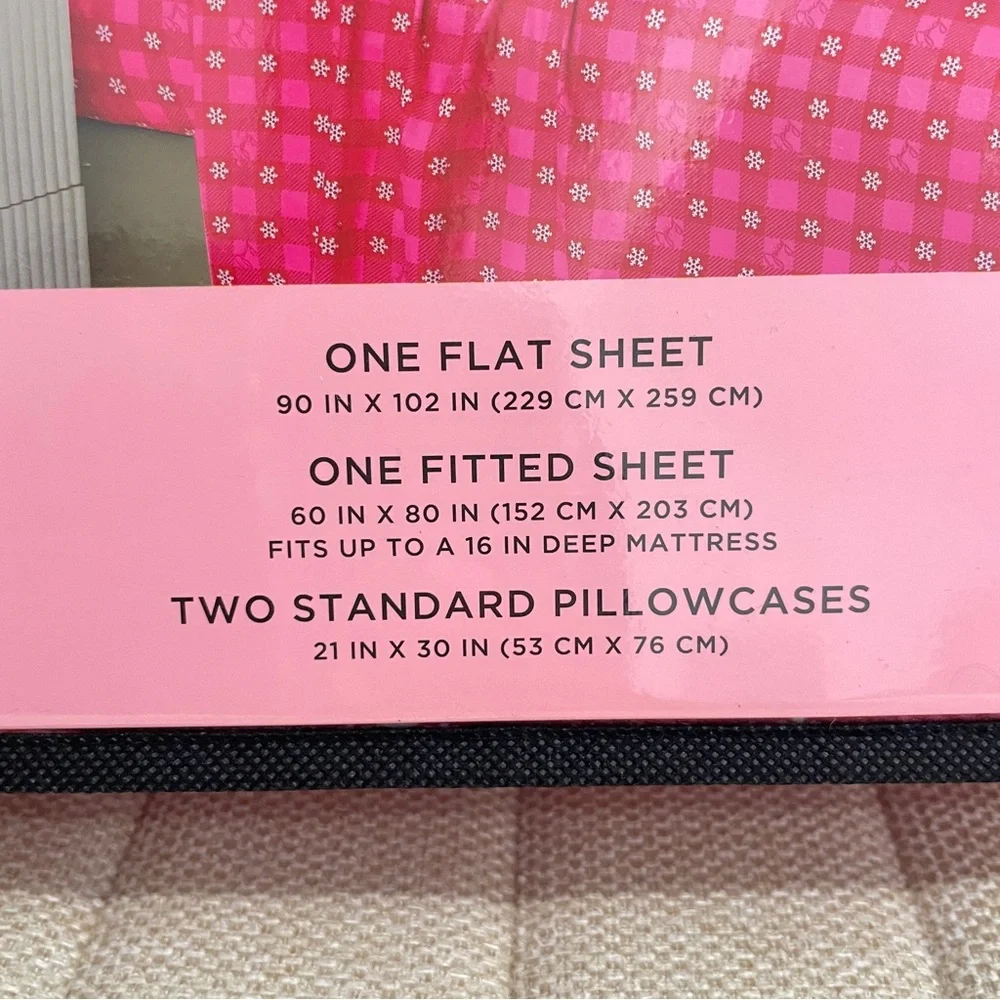 NEW Juicy Couture Queen Sheet Set‎ Pink Buffalo Plaid Snowflake 4 Piece Holiday
