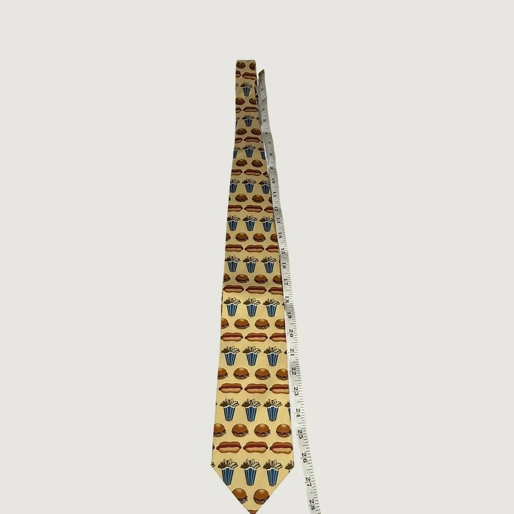 Utopia novelty necktie