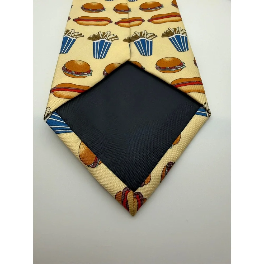 Utopia novelty necktie