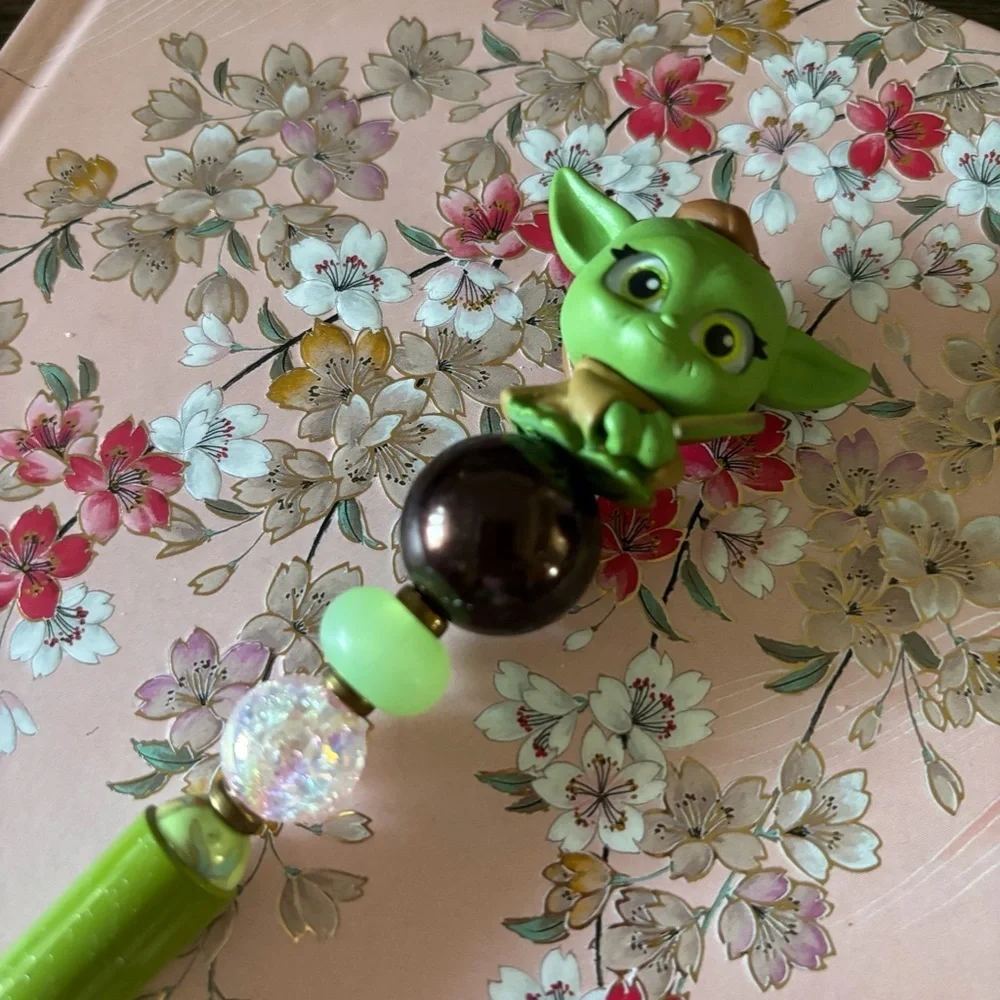 Disney Doorables: Star Wars: Yaddle handmade beaded pen