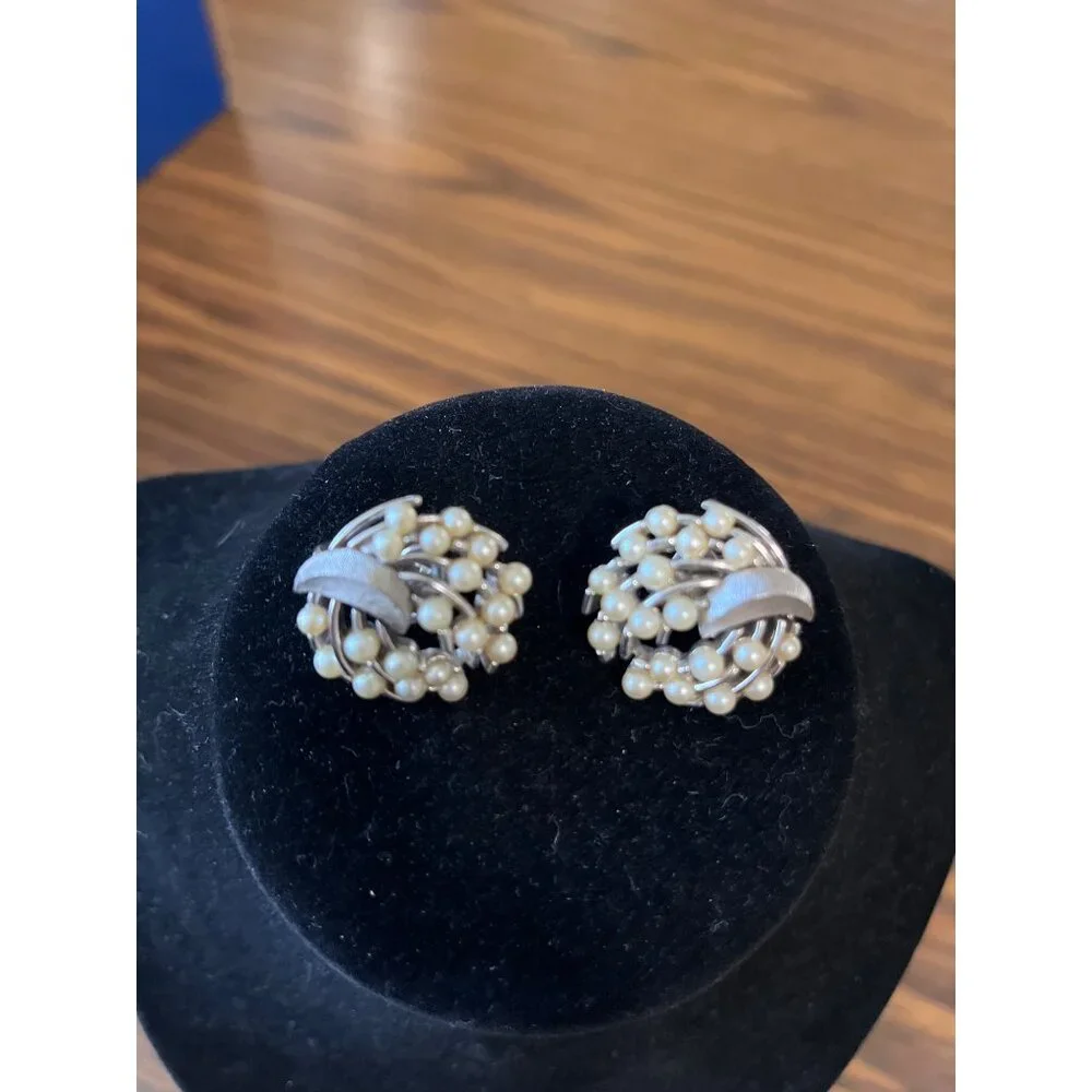 Crown Trifari vintage signed