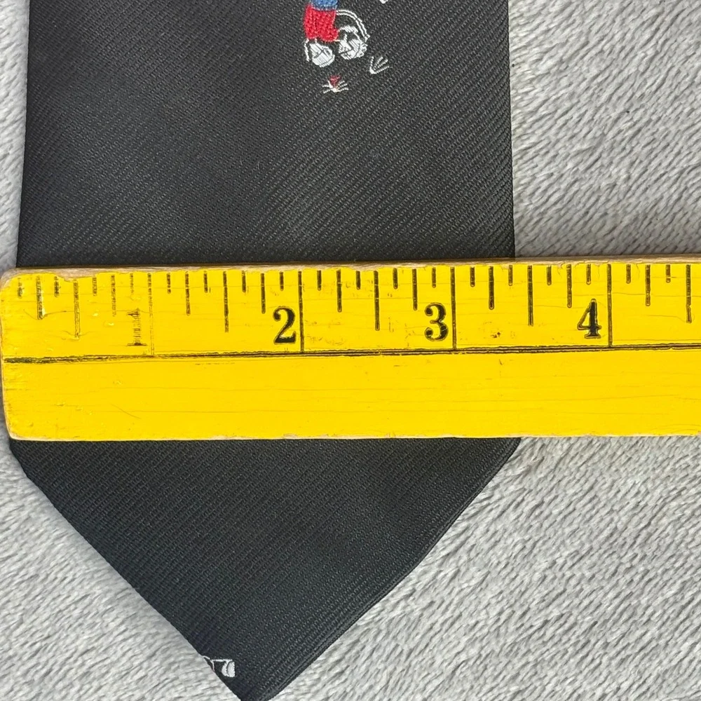 Cervantes this necktie