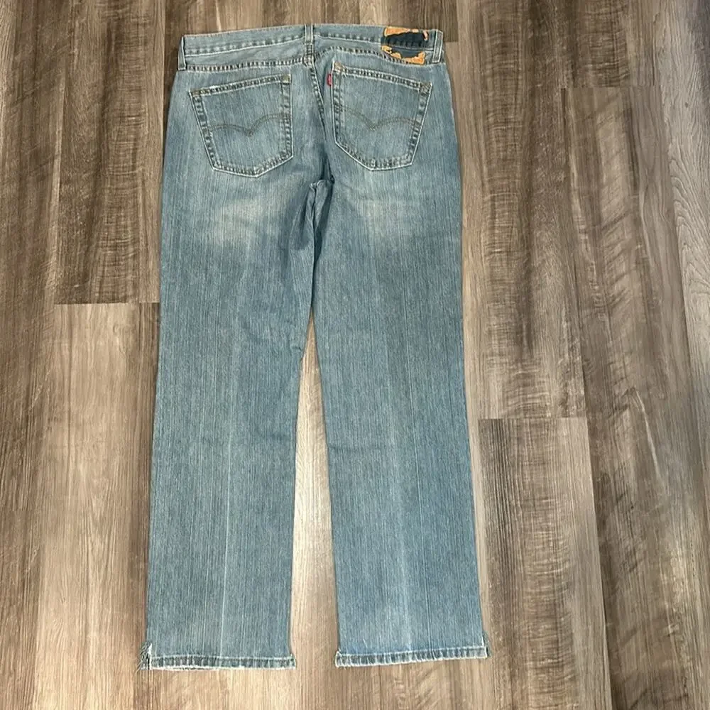 Levis item preowned