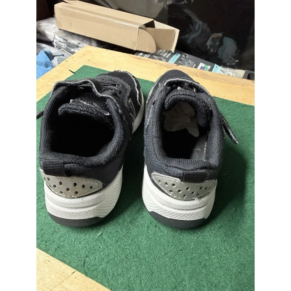 New Balance new ships