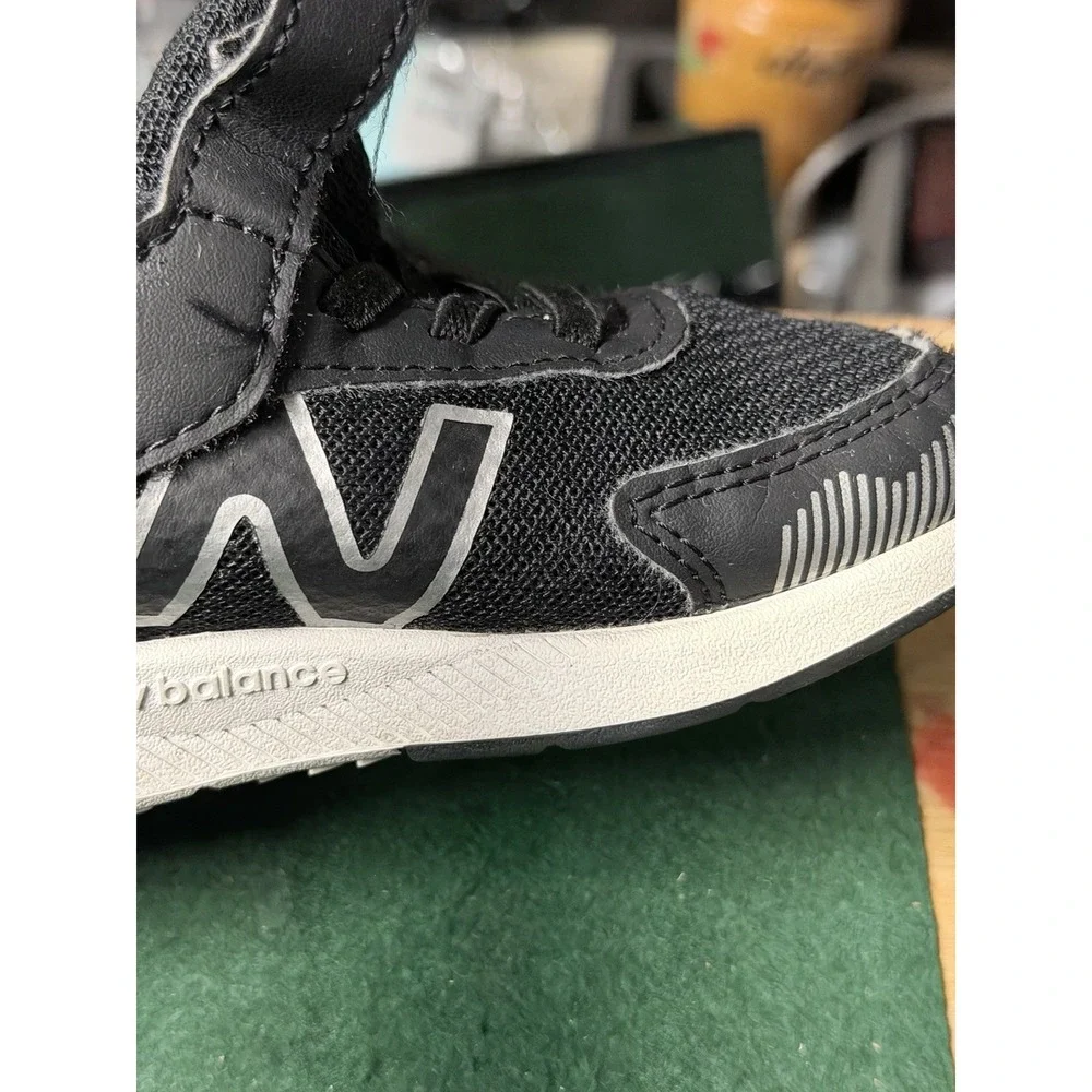New Balance black strap see