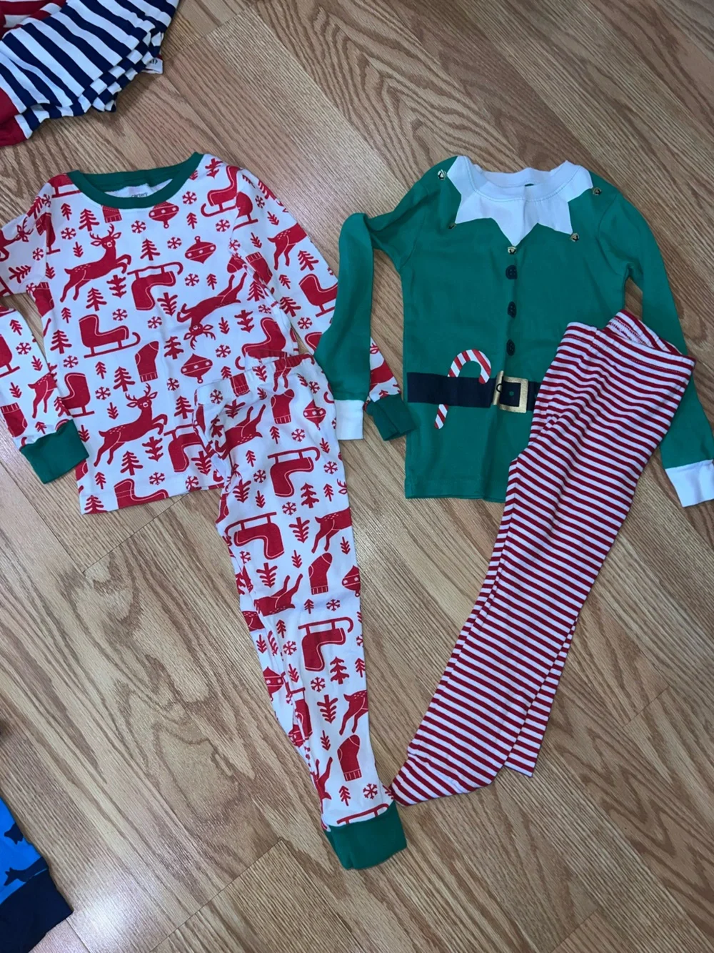 Carters sets festive