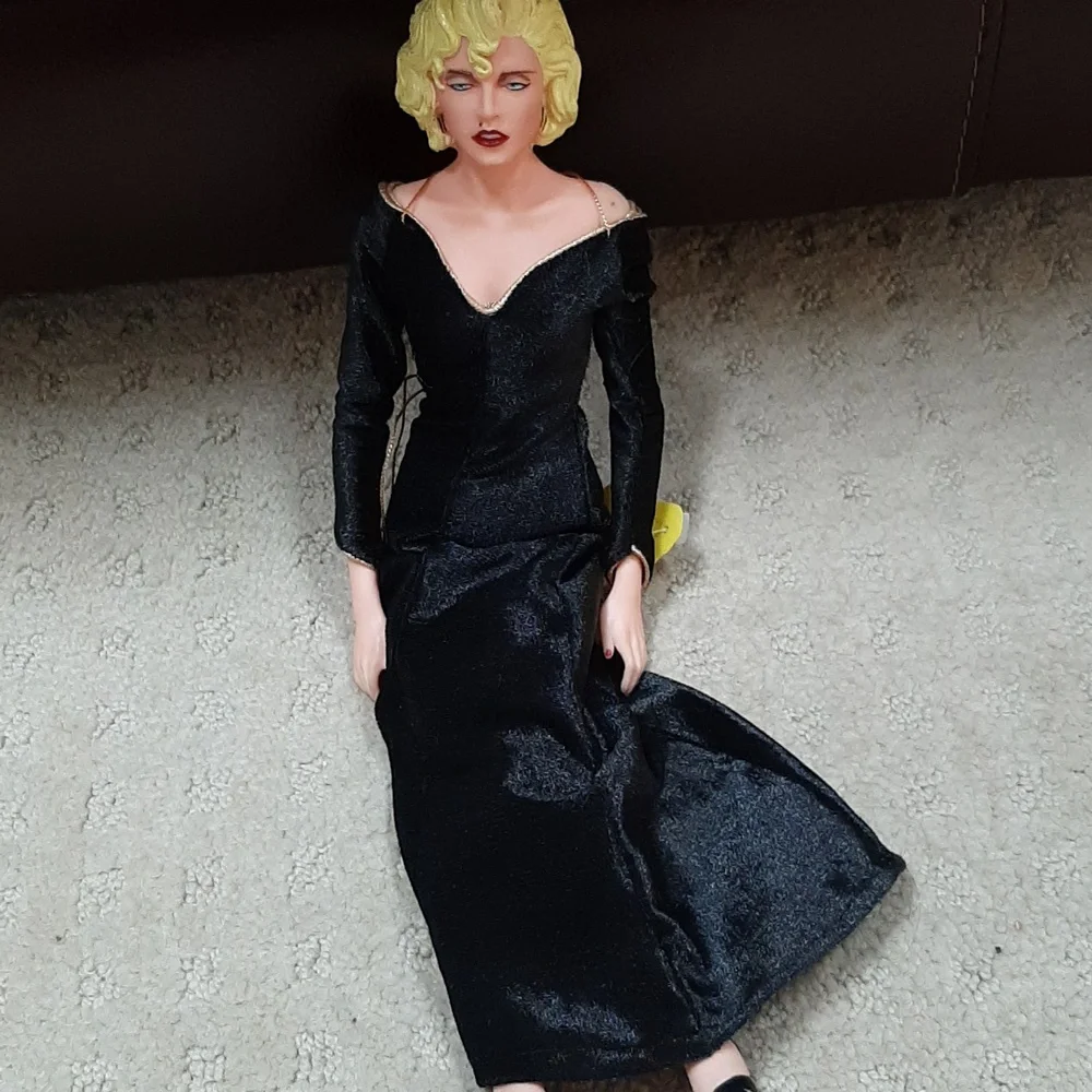 Applause nwt mahoney