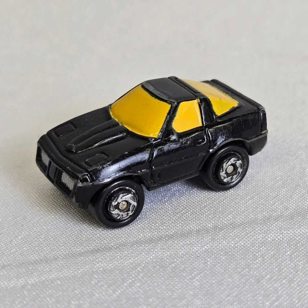 Galoob Micro Machines Chevrolet Corvette, Black/Yellow, 1.25