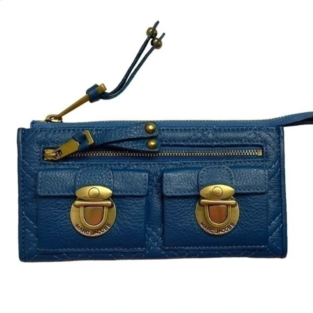 Marc jacobs blue quilted leather clutch
