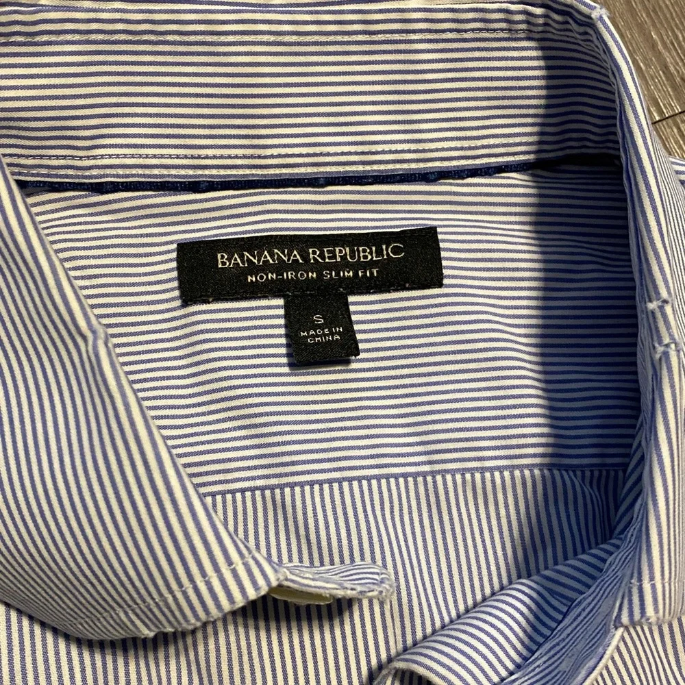 Banana Republic Men's Sky Blue striped Dress Shirt