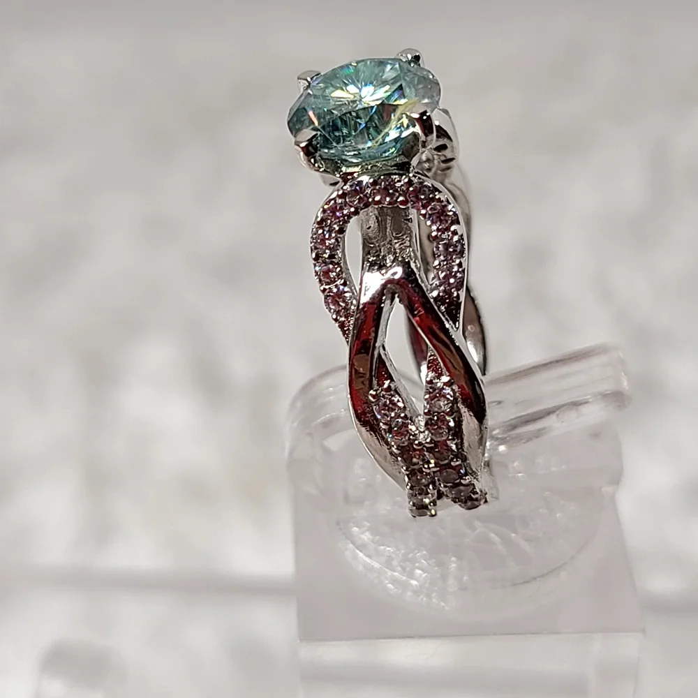 Moissanite gorgeous pale