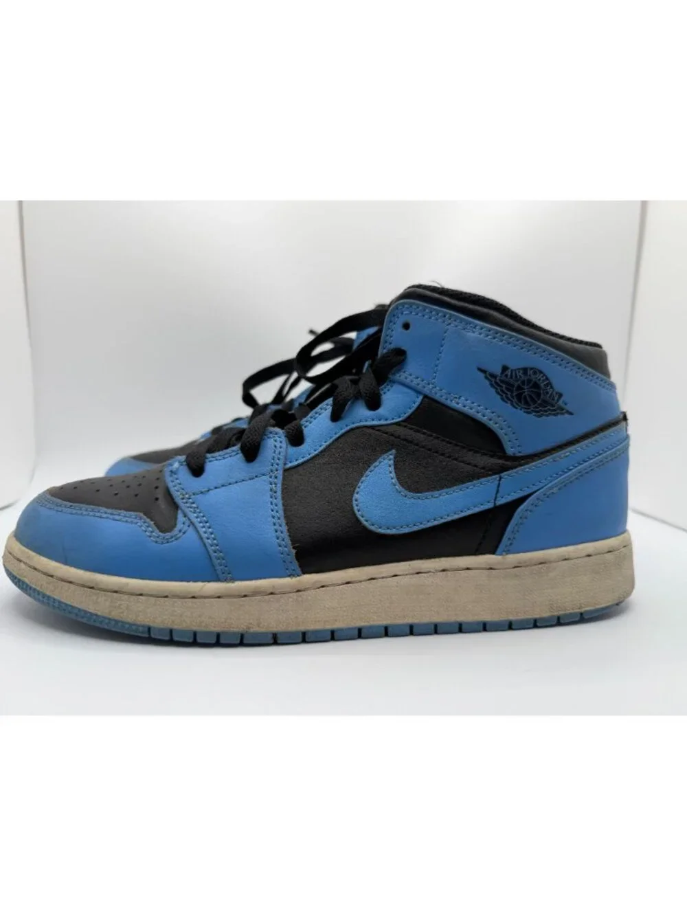 Nike sportswear top upper