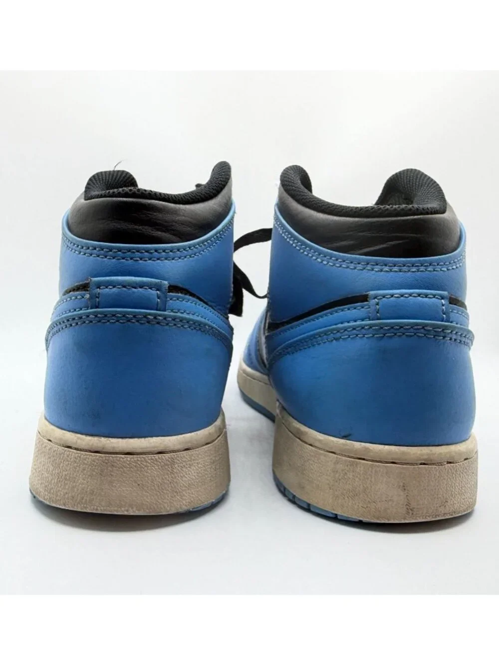 Nike accept daily theme