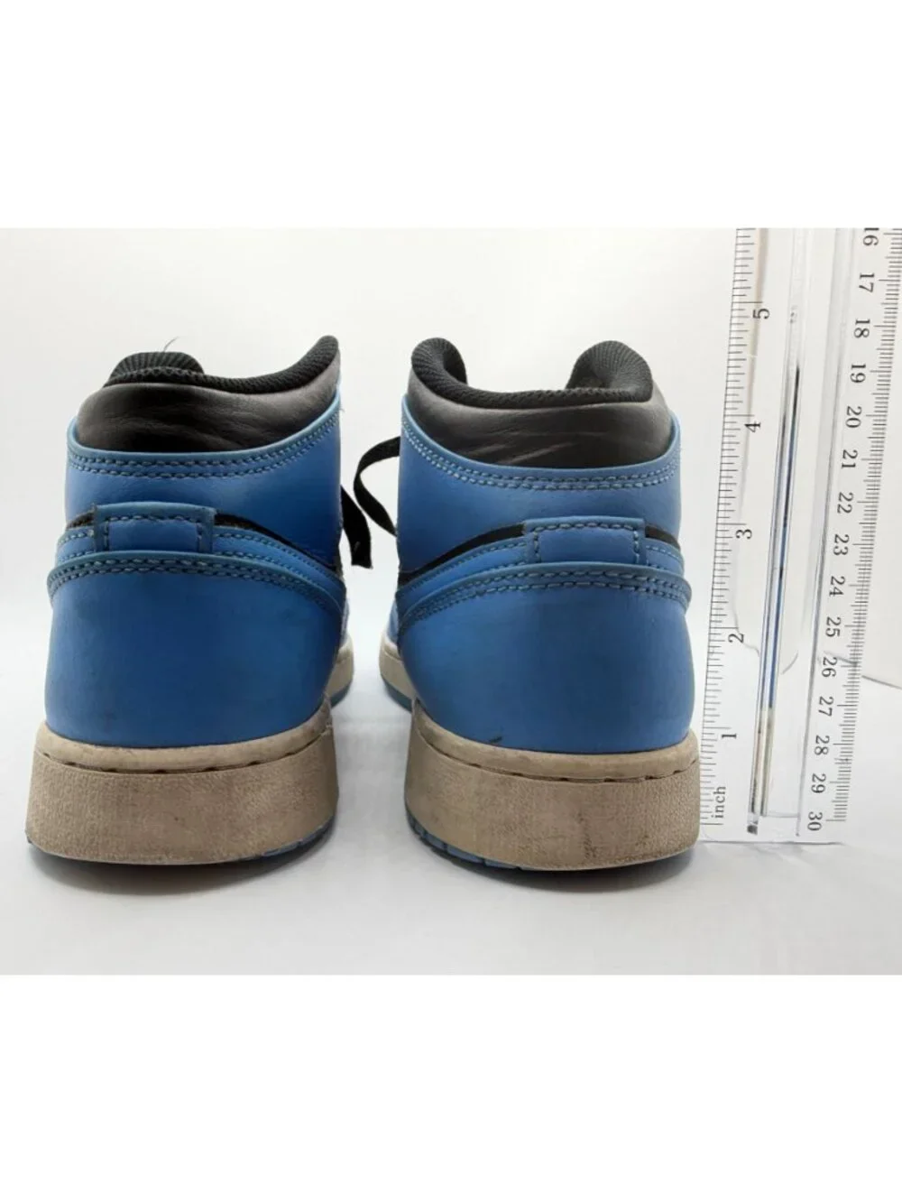 Nike sneakers photos stopping