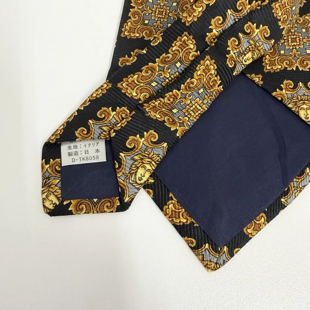 Versace description gianni