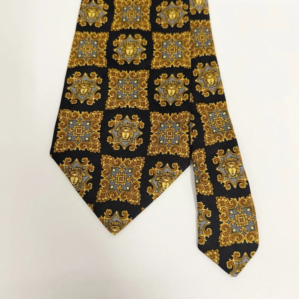 Versace description gianni