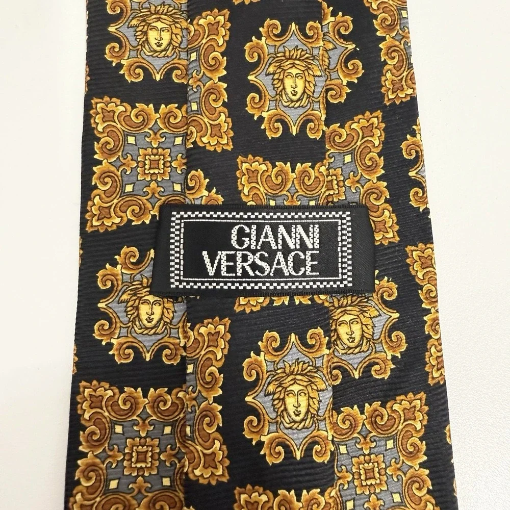 Gianni Versace Mens Tie Baroque Medusas Gold/Navy Silk Japan 3.75
