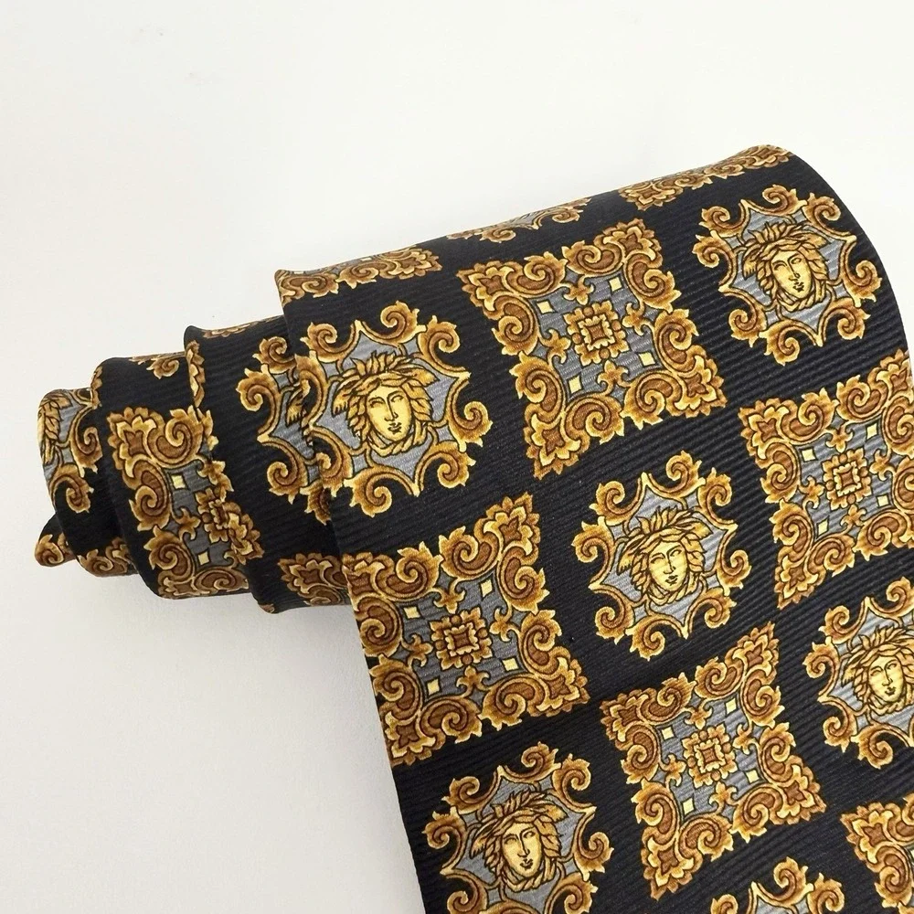 Versace description gianni