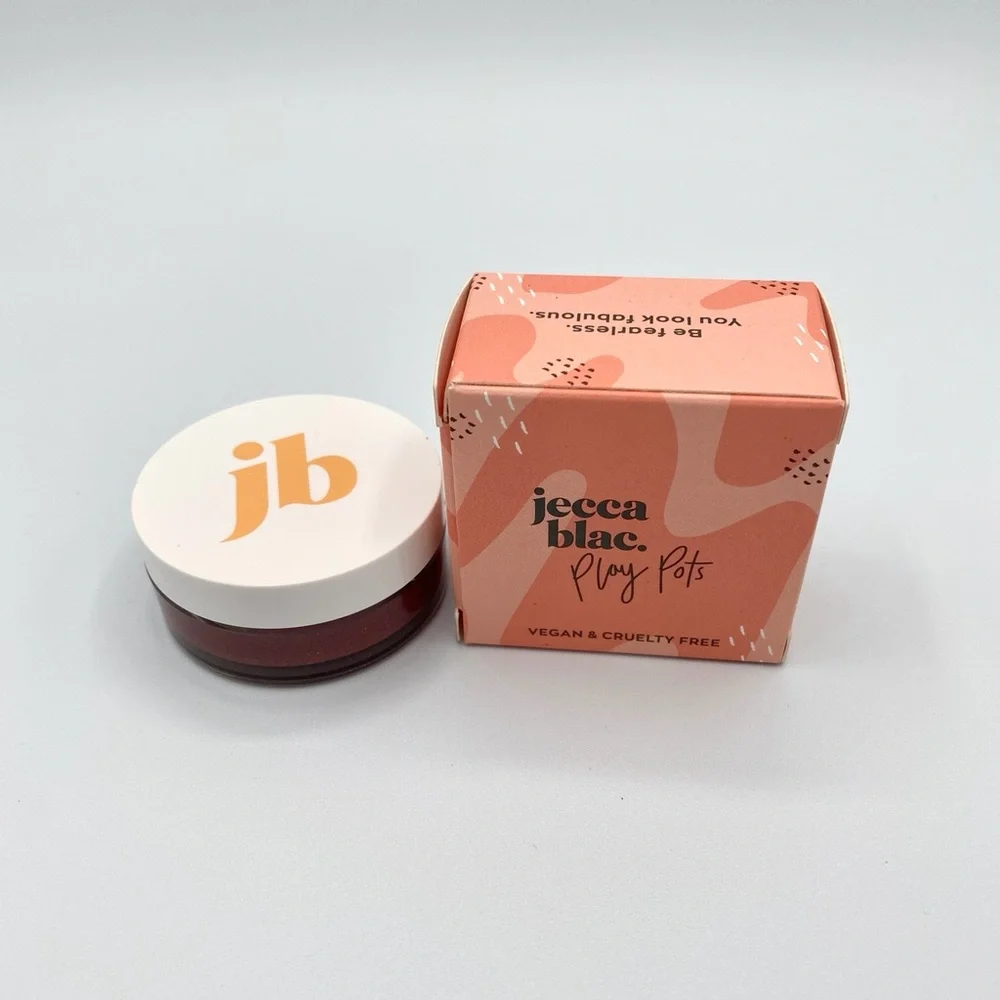 Jecca Blac play pots