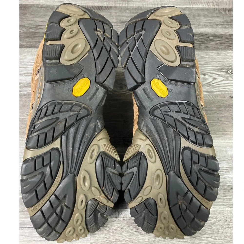 Merrell color debris keeps