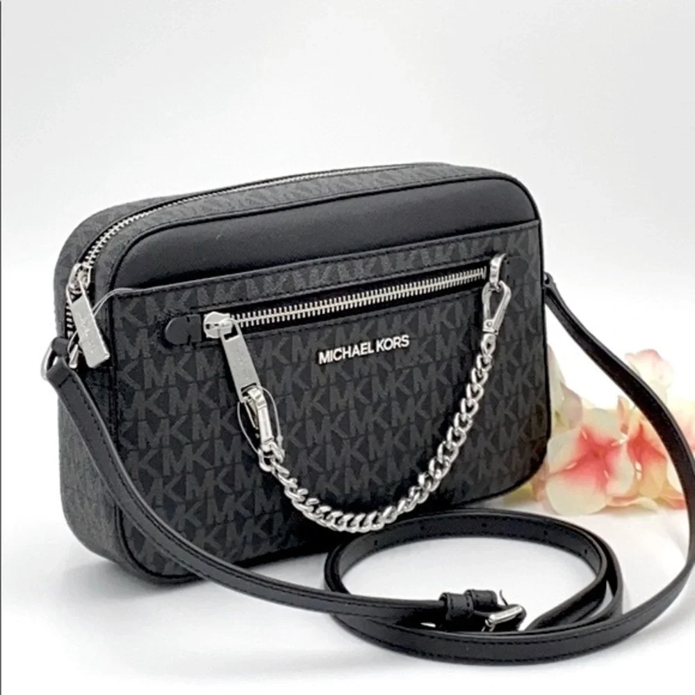 MICHAEL KORS LARGE EW ZP CHAIN XBODY BLACK SIGNATR