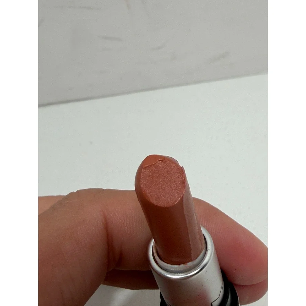 MAC Cosmetics has flaw