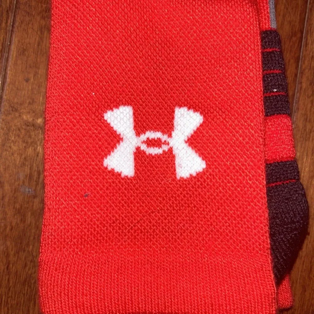 Under Armour Crew  UA‎ Team Cushioned Anti Odor Color Red size 7-8.5 Men, W 6-10