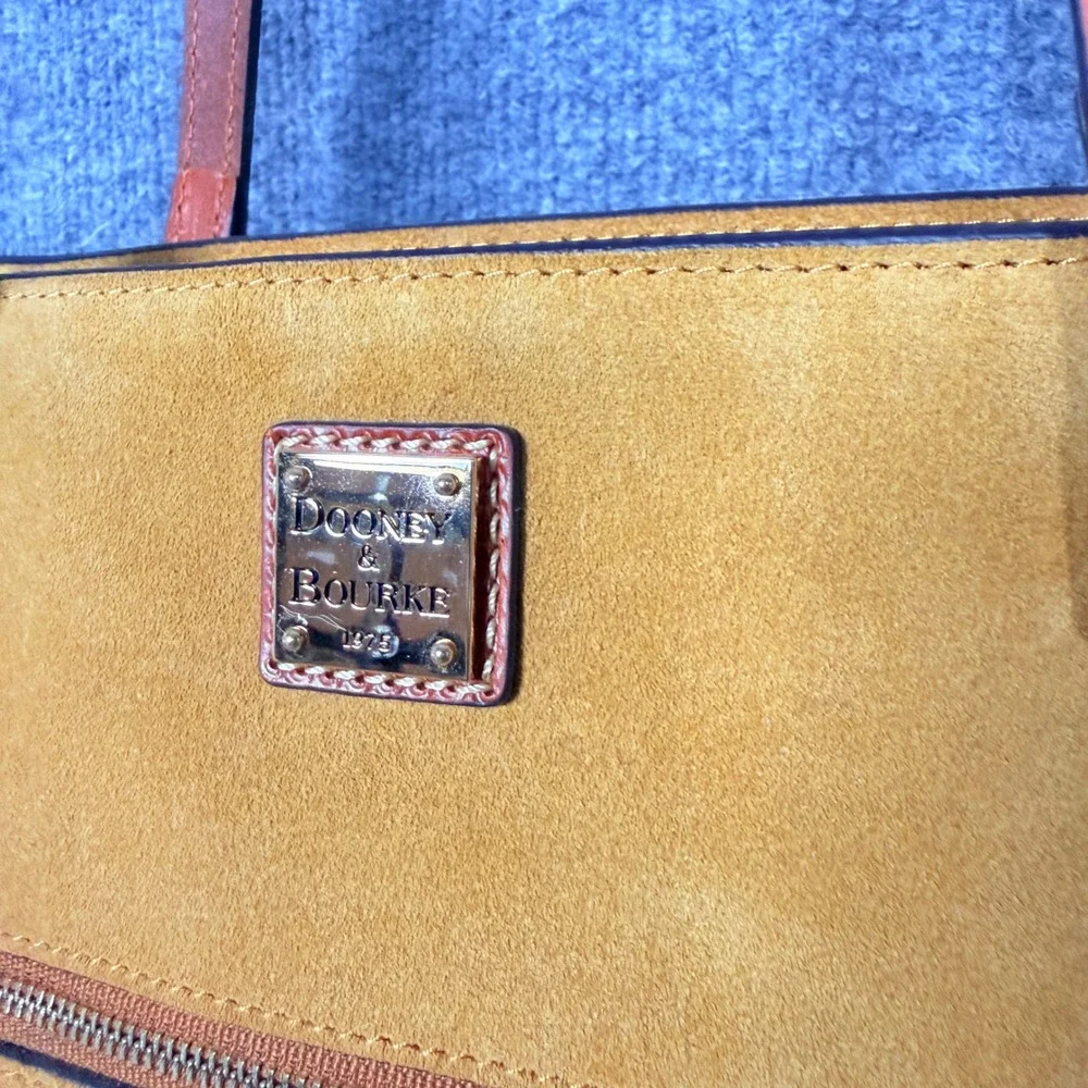 Dooney & Bourke Suede Shopper Shoulder Tote Bag Cream Leather Zipped Pockets