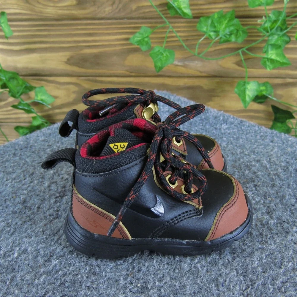 Nike boys bootie