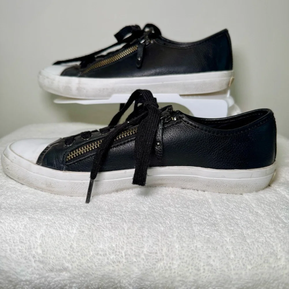Coach Women’s Empire black and white‎ leather sneakers with zipper detail size 8