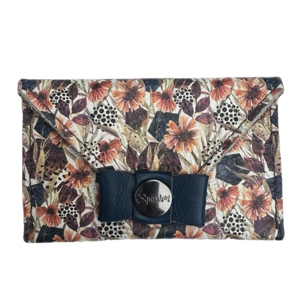 Wallet in Autumn Flowers‎ by Sparklbands