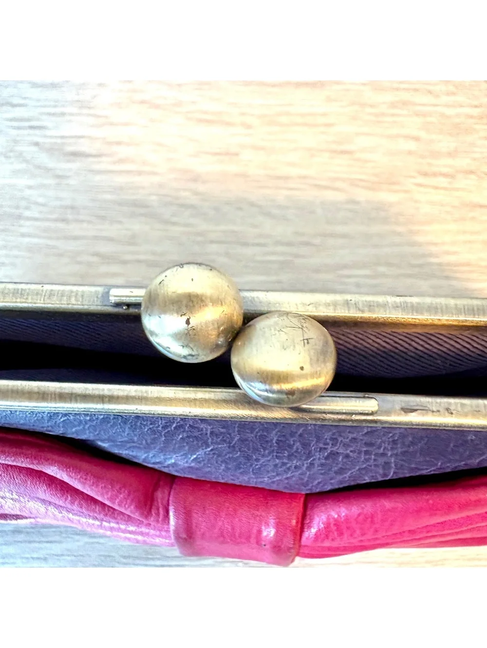 Vintage Antoni & Alison Leather Bow Clutch Wallet Kiss Lock Coin Purse Retro 80s