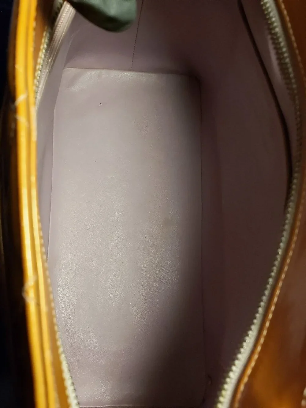 CHANEL Medallion Patent Leather tote bag (Good Condition)