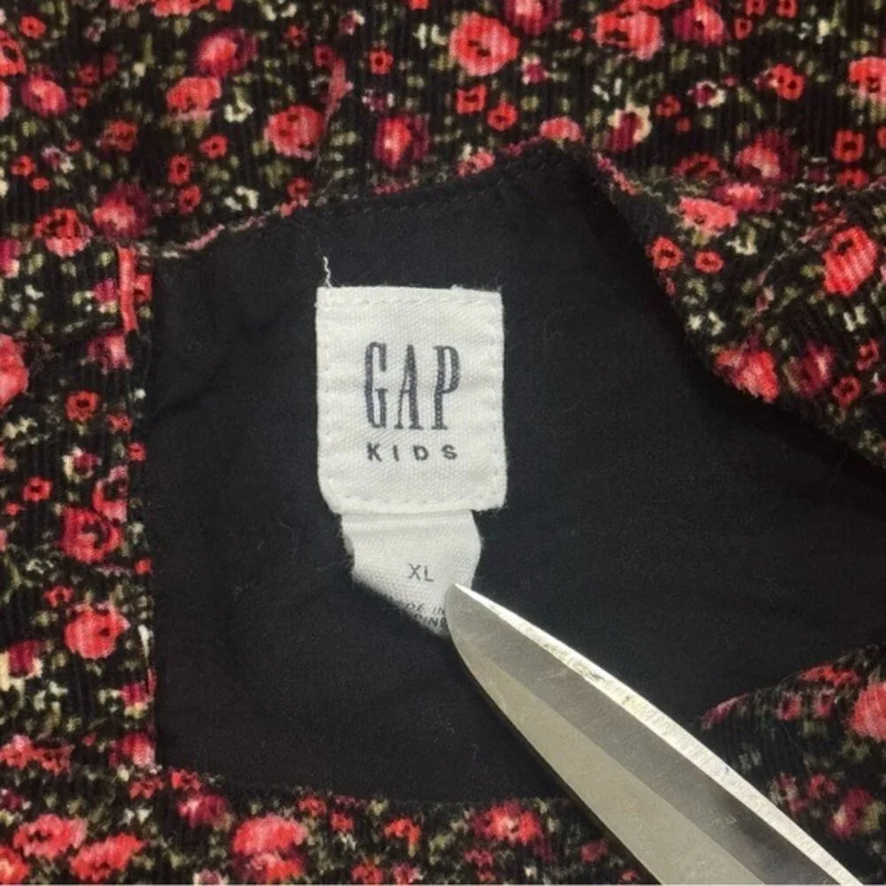 GAP black red
