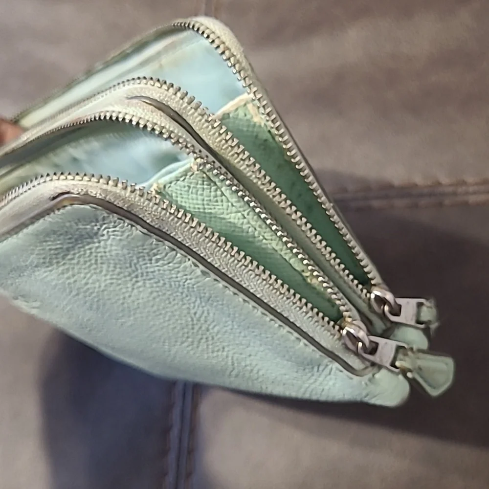 Coach Pebbled Laether Double Zip Wallet Pastel Mint Green