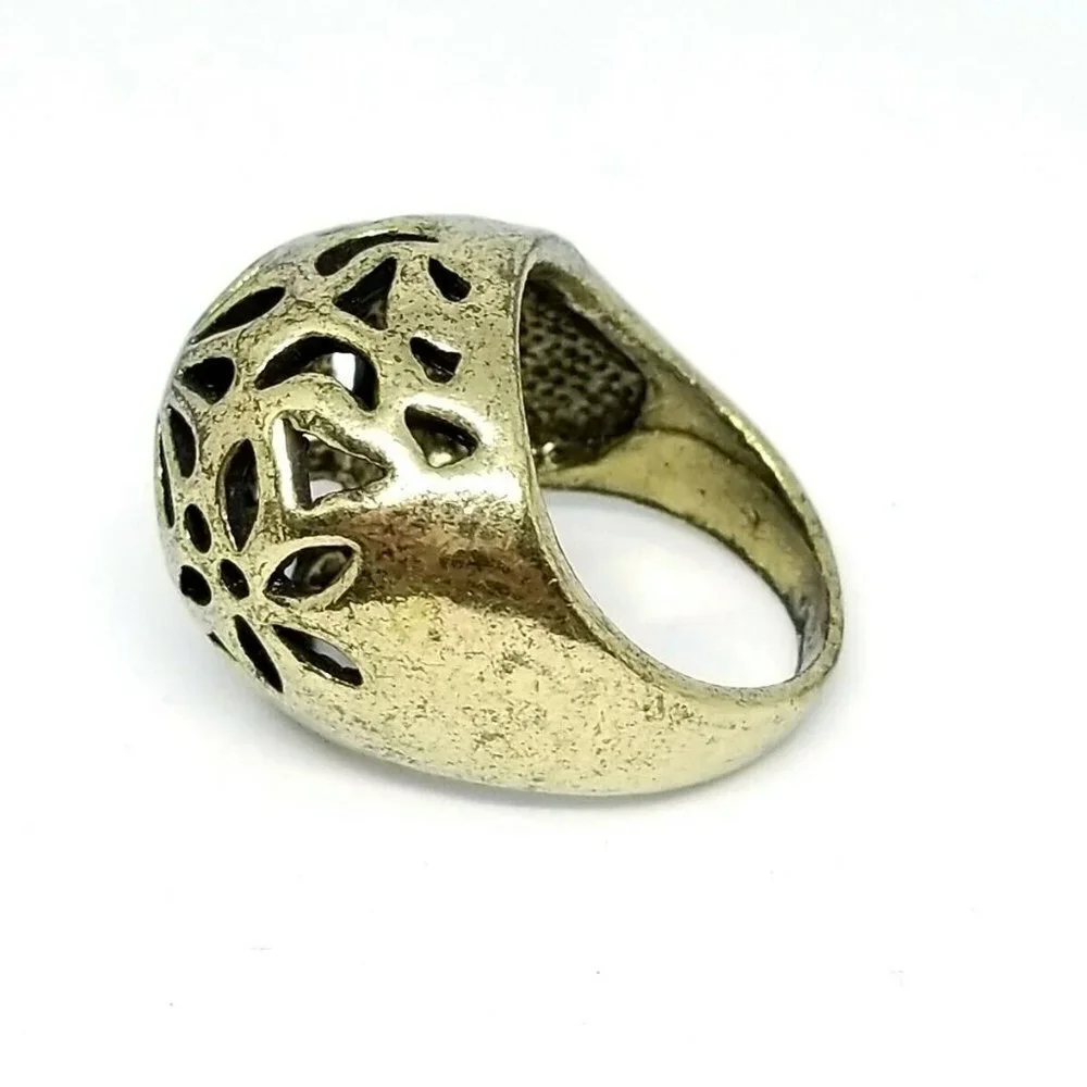 Unbranded filigree way made