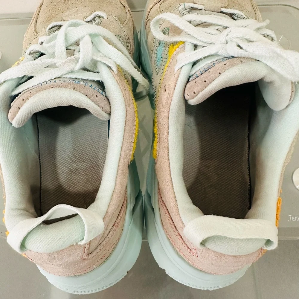 Hoka One Clifton‎ L Embroidery All Gender Shoes - Size 10W, 9M